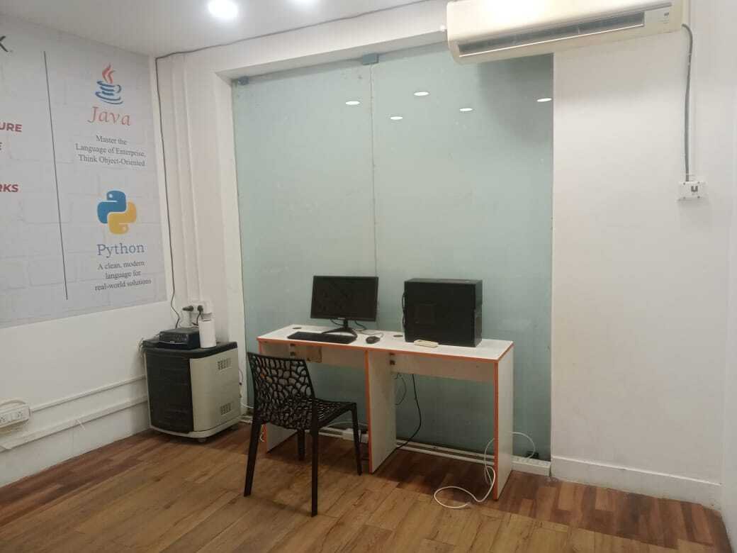 Techmaax Avadi Student Workstations