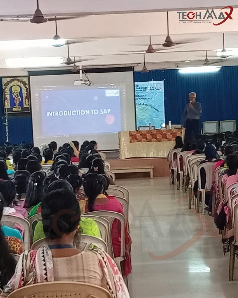 Techmaax Thoraipakkam Student Workstations